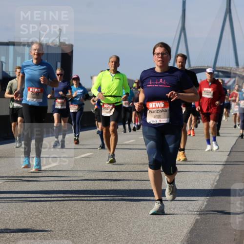 03.10.2025 - Köhlbrandbrückenlauf Strokosch-Dieckow http://msf.ph/oto/9163055 03.10.2025 13:00:31 Position 3 5031, 6697, 4600 meine-sportfotos.de