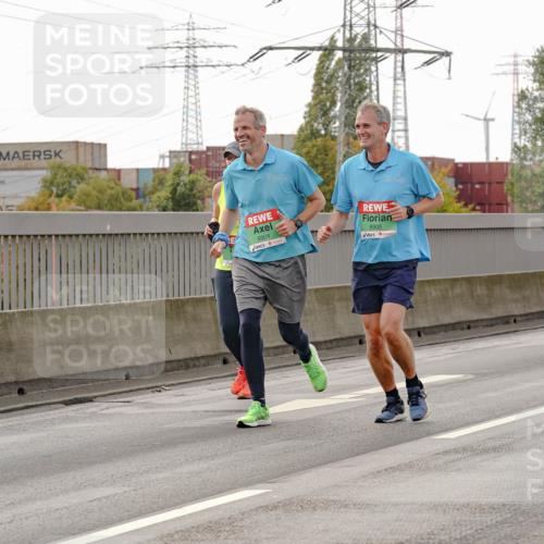 03.10.2025 - Köhlbrandbrückenlauf Michael Burmester http://msf.ph/oto/9163059 03.10.2025 16:08:57 Position 3 8904, 8905 meine-sportfotos.de
