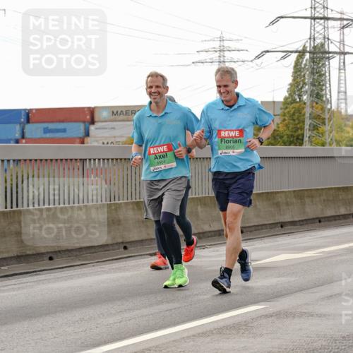 03.10.2025 - Köhlbrandbrückenlauf Michael Burmester http://msf.ph/oto/9163065 03.10.2025 16:08:58 Position 3 8904, 8905 meine-sportfotos.de