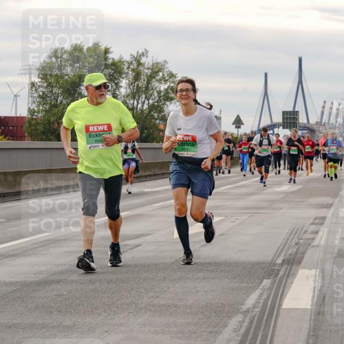 03.10.2025 - Köhlbrandbrückenlauf Michael Burmester http://msf.ph/oto/9163068 03.10.2025 16:08:59 Position 3 8949, 9025 meine-sportfotos.de