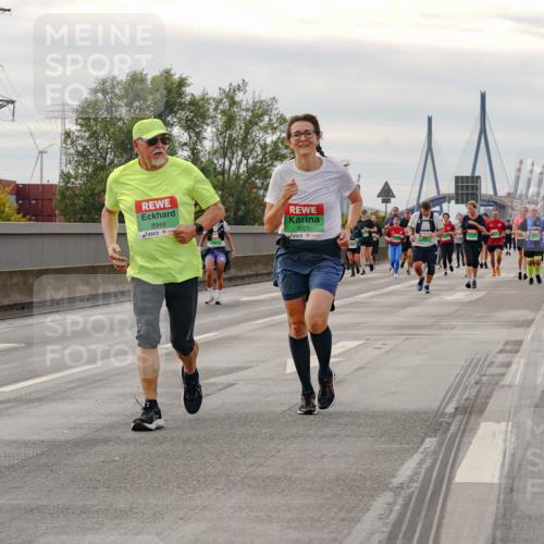03.10.2025 - Köhlbrandbrückenlauf Michael Burmester http://msf.ph/oto/9163070 03.10.2025 16:08:59 Position 3 8949, 9025 meine-sportfotos.de