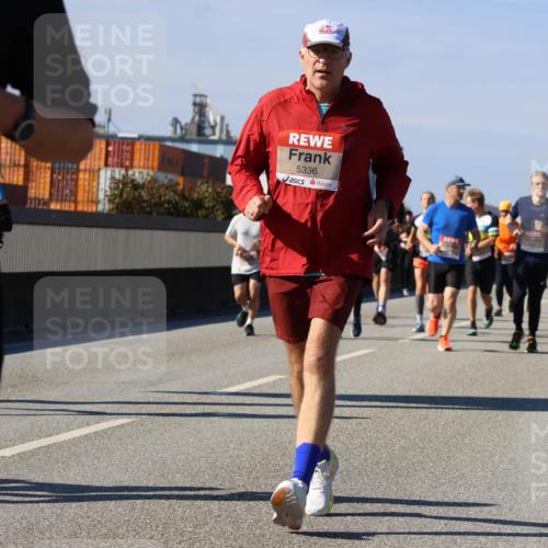 03.10.2025 - Köhlbrandbrückenlauf Strokosch-Dieckow http://msf.ph/oto/9163083 03.10.2025 13:00:39 Position 3 3840, 5336 meine-sportfotos.de