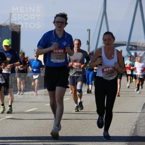 03.10.2025 - Köhlbrandbrückenlauf Strokosch-Dieckow http://msf.ph/oto/9163131 03.10.2025 13:00:56 Position 3 4978, 6812, 5570 meine-sportfotos.de