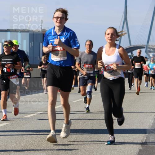 03.10.2025 - Köhlbrandbrückenlauf Strokosch-Dieckow http://msf.ph/oto/9163140 03.10.2025 13:00:57 Position 3 6509, 6512, 4890, 5570 meine-sportfotos.de