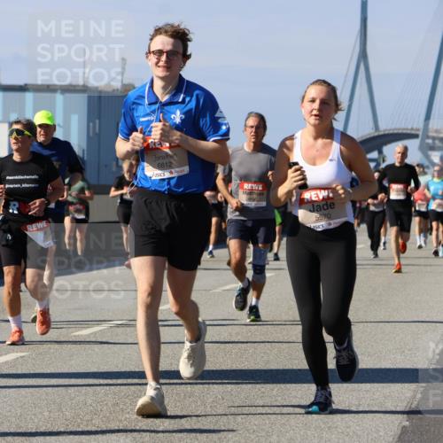 03.10.2025 - Köhlbrandbrückenlauf Strokosch-Dieckow http://msf.ph/oto/9163142 03.10.2025 13:00:57 Position 3 6812, 5570 meine-sportfotos.de