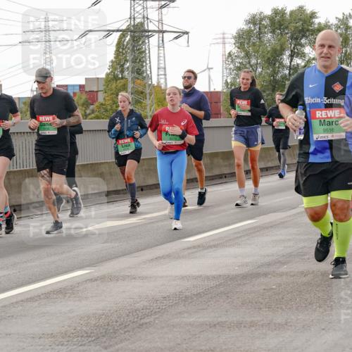 03.10.2025 - Köhlbrandbrückenlauf Michael Burmester http://msf.ph/oto/9163153 03.10.2025 16:09:14 Position 3 7970, 8156, 9516, 951 meine-sportfotos.de