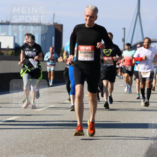 03.10.2025 - Köhlbrandbrückenlauf Strokosch-Dieckow http://msf.ph/oto/9163160 03.10.2025 13:01:07 Position 3 4690, 5115 meine-sportfotos.de