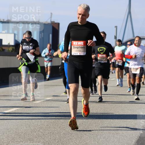 03.10.2025 - Köhlbrandbrückenlauf Strokosch-Dieckow http://msf.ph/oto/9163161 03.10.2025 13:01:07 Position 3 5943, 4690, 5115 meine-sportfotos.de
