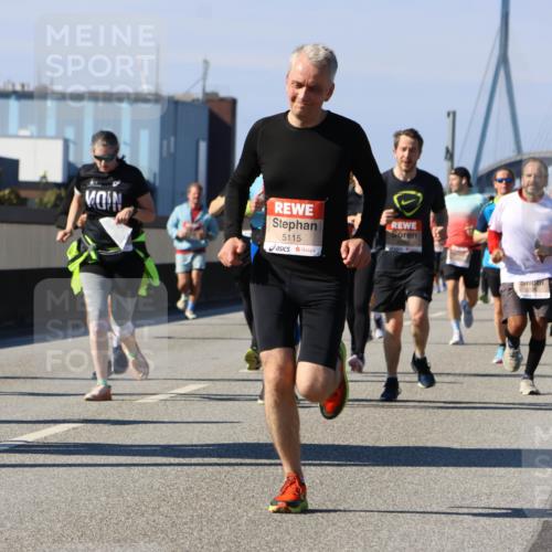 03.10.2025 - Köhlbrandbrückenlauf Strokosch-Dieckow http://msf.ph/oto/9163163 03.10.2025 13:01:07 Position 3 4690, 5115 meine-sportfotos.de