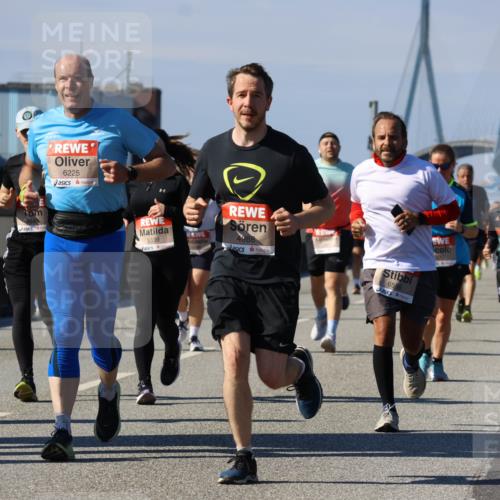 03.10.2025 - Köhlbrandbrückenlauf Strokosch-Dieckow http://msf.ph/oto/9163175 03.10.2025 13:01:10 Position 3 6225, 5339, 4988, 6556 meine-sportfotos.de
