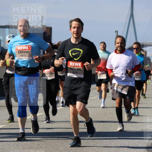 03.10.2025 - Köhlbrandbrückenlauf Strokosch-Dieckow http://msf.ph/oto/9163178 03.10.2025 13:01:10 Position 3 4645, 6225, 5339, 4988, 6556 meine-sportfotos.de