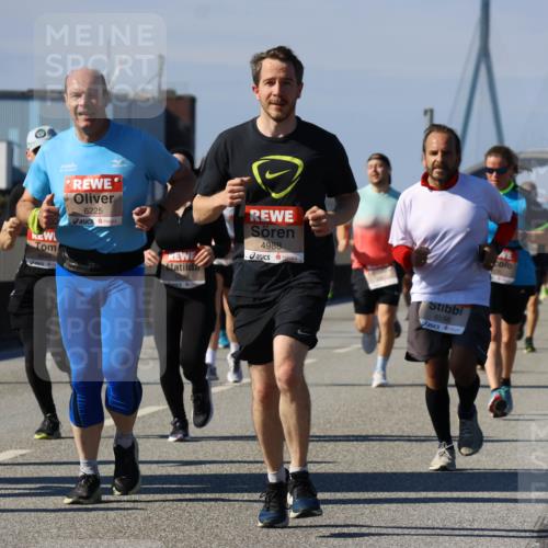 03.10.2025 - Köhlbrandbrückenlauf Strokosch-Dieckow http://msf.ph/oto/9163180 03.10.2025 13:01:10 Position 3 1, 10, 2015, 6225, 4988, 6556 meine-sportfotos.de