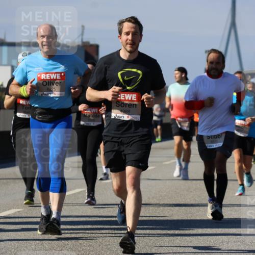 03.10.2025 - Köhlbrandbrückenlauf Strokosch-Dieckow http://msf.ph/oto/9163185 03.10.2025 13:01:10 Position 3 6225, 4988, 6556 meine-sportfotos.de