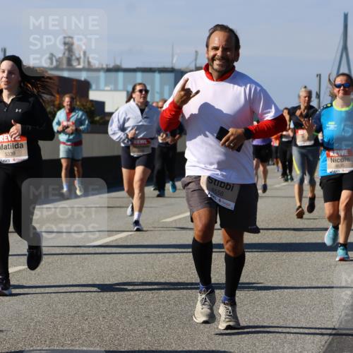 03.10.2025 - Köhlbrandbrückenlauf Strokosch-Dieckow http://msf.ph/oto/9163189 03.10.2025 13:01:14 Position 3 5339, 6556, 4630 meine-sportfotos.de
