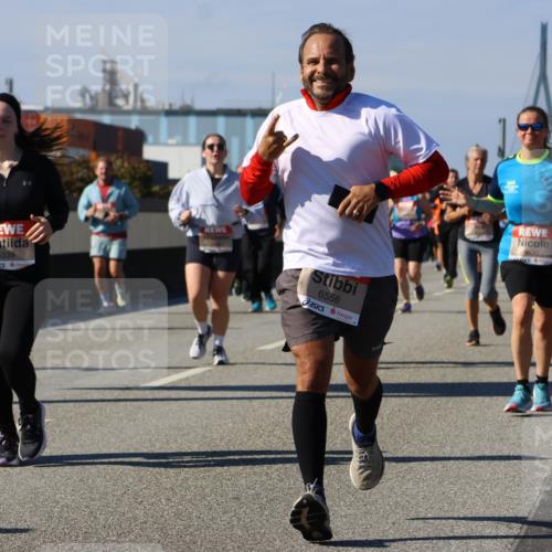 03.10.2025 - Köhlbrandbrückenlauf Strokosch-Dieckow http://msf.ph/oto/9163192 03.10.2025 13:01:14 Position 3 5339, 6556, 4630 meine-sportfotos.de