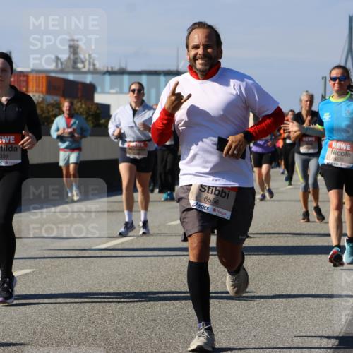 03.10.2025 - Köhlbrandbrückenlauf Strokosch-Dieckow http://msf.ph/oto/9163194 03.10.2025 13:01:14 Position 3 5339, 6556, 4630 meine-sportfotos.de