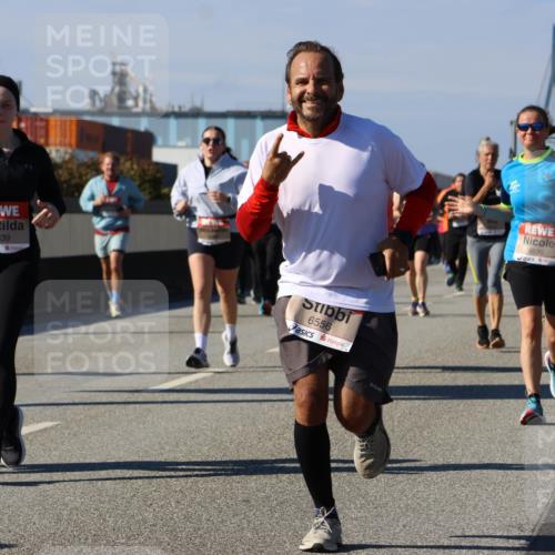 03.10.2025 - Köhlbrandbrückenlauf Strokosch-Dieckow http://msf.ph/oto/9163197 03.10.2025 13:01:14 Position 3 5339, 6556, 4630 meine-sportfotos.de