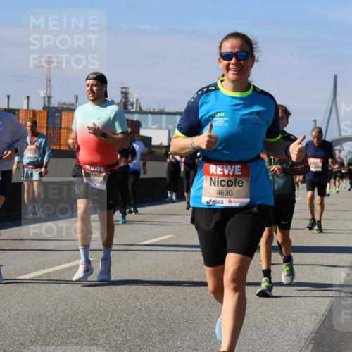 03.10.2025 - Köhlbrandbrückenlauf Strokosch-Dieckow http://msf.ph/oto/9163202 03.10.2025 13:01:17 Position 3 5008, 6007, 4630 meine-sportfotos.de