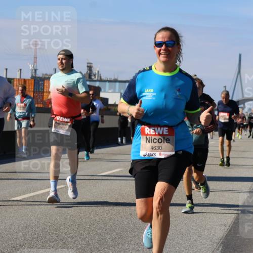 03.10.2025 - Köhlbrandbrückenlauf Strokosch-Dieckow http://msf.ph/oto/9163204 03.10.2025 13:01:17 Position 3 6008, 5007, 4630 meine-sportfotos.de