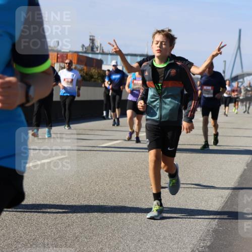 03.10.2025 - Köhlbrandbrückenlauf Strokosch-Dieckow http://msf.ph/oto/9163214 03.10.2025 13:01:19 Position 3  meine-sportfotos.de