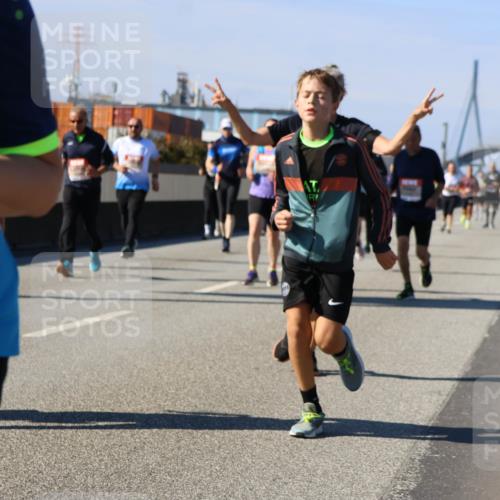 03.10.2025 - Köhlbrandbrückenlauf Strokosch-Dieckow http://msf.ph/oto/9163216 03.10.2025 13:01:19 Position 3 707 meine-sportfotos.de