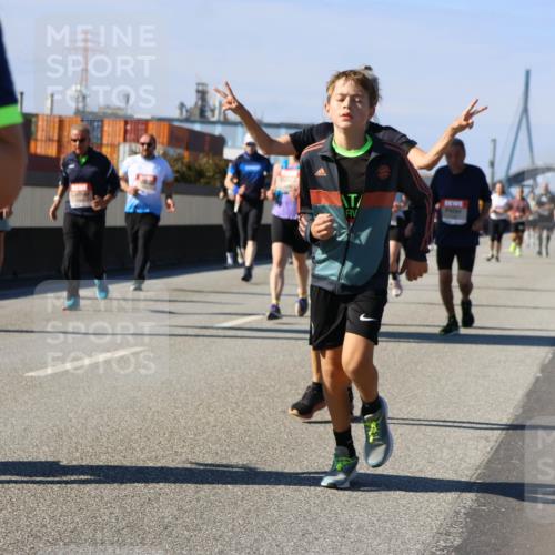 03.10.2025 - Köhlbrandbrückenlauf Strokosch-Dieckow http://msf.ph/oto/9163219 03.10.2025 13:01:19 Position 3  meine-sportfotos.de