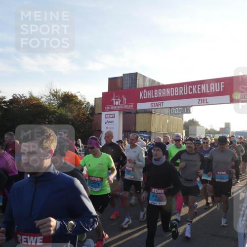 03.10.2025 - Köhlbrandbrückenlauf Matties Gatica Varas http://msf.ph/oto/9163222 03.10.2025 09:00:18 Ziel  meine-sportfotos.de