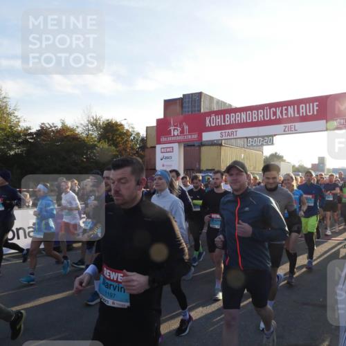 03.10.2025 - Köhlbrandbrückenlauf Matties Gatica Varas http://msf.ph/oto/9163232 03.10.2025 09:00:22 Ziel  meine-sportfotos.de