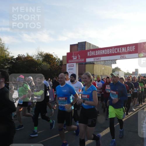 03.10.2025 - Köhlbrandbrückenlauf Matties Gatica Varas http://msf.ph/oto/9163236 03.10.2025 09:00:23 Ziel  meine-sportfotos.de