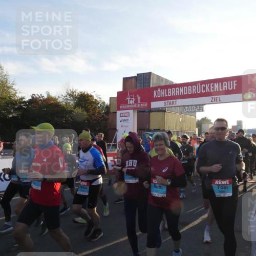 03.10.2025 - Köhlbrandbrückenlauf Matties Gatica Varas http://msf.ph/oto/9163242 03.10.2025 09:00:25 Ziel  meine-sportfotos.de