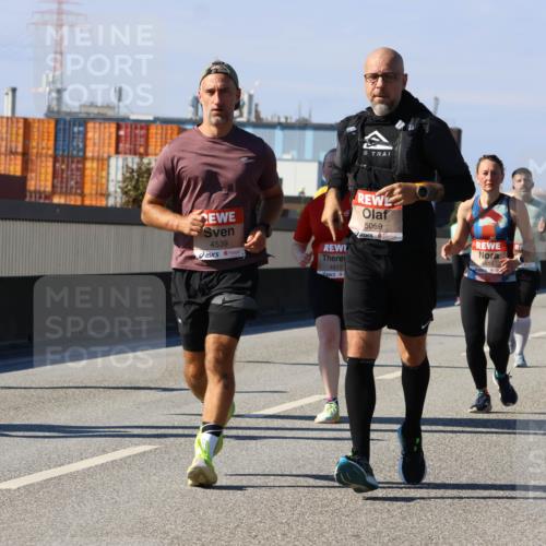 03.10.2025 - Köhlbrandbrückenlauf Strokosch-Dieckow http://msf.ph/oto/9163277 03.10.2025 13:01:36 Position 3 5975, 5059, 4539, 4816, 4812, 4876 meine-sportfotos.de