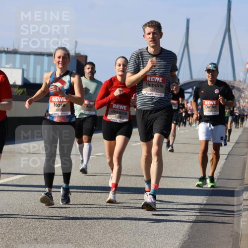 03.10.2025 - Köhlbrandbrückenlauf Strokosch-Dieckow http://msf.ph/oto/9163284 03.10.2025 13:01:38 Position 3 4816, 4812, 4829, 4876, 4397 meine-sportfotos.de