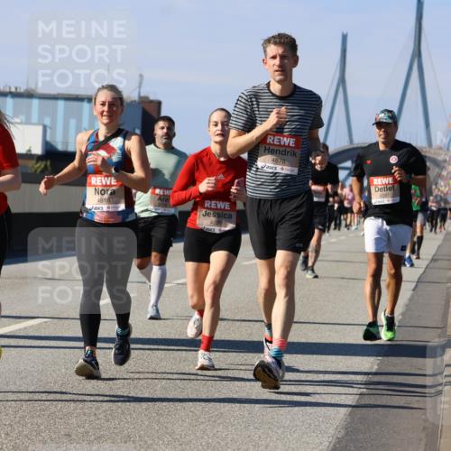 03.10.2025 - Köhlbrandbrückenlauf Strokosch-Dieckow http://msf.ph/oto/9163286 03.10.2025 13:01:38 Position 3 4812, 4816, 4829, 4876, 4397 meine-sportfotos.de