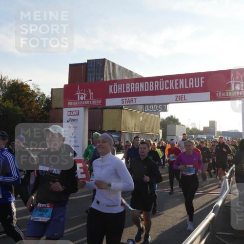 03.10.2025 - Köhlbrandbrückenlauf Matties Gatica Varas http://msf.ph/oto/9163287 03.10.2025 09:00:59 Ziel  meine-sportfotos.de