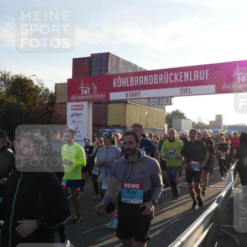 03.10.2025 - Köhlbrandbrückenlauf Matties Gatica Varas http://msf.ph/oto/9163307 03.10.2025 09:01:05 Ziel  meine-sportfotos.de