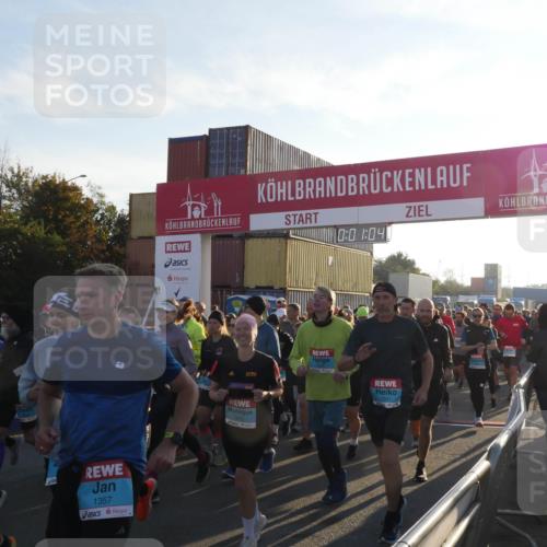 03.10.2025 - Köhlbrandbrückenlauf Matties Gatica Varas http://msf.ph/oto/9163310 03.10.2025 09:01:06 Ziel  meine-sportfotos.de