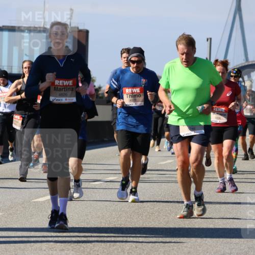 03.10.2025 - Köhlbrandbrückenlauf Strokosch-Dieckow http://msf.ph/oto/9163359 03.10.2025 13:02:01 Position 3 4826, 4571, 5746, 5838 meine-sportfotos.de