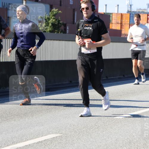 03.10.2025 - Köhlbrandbrückenlauf Strokosch-Dieckow http://msf.ph/oto/9163366 03.10.2025 13:02:03 Position 3 5328, 1 meine-sportfotos.de