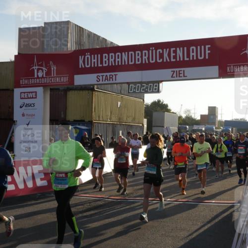 03.10.2025 - Köhlbrandbrückenlauf Matties Gatica Varas http://msf.ph/oto/9163377 03.10.2025 09:02:10 Ziel  meine-sportfotos.de