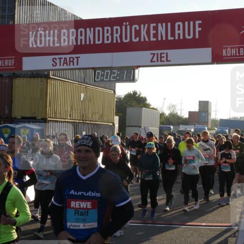03.10.2025 - Köhlbrandbrückenlauf Matties Gatica Varas http://msf.ph/oto/9163382 03.10.2025 09:02:13 Ziel  meine-sportfotos.de