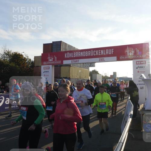 03.10.2025 - Köhlbrandbrückenlauf Matties Gatica Varas http://msf.ph/oto/9163398 03.10.2025 09:02:21 Ziel  meine-sportfotos.de