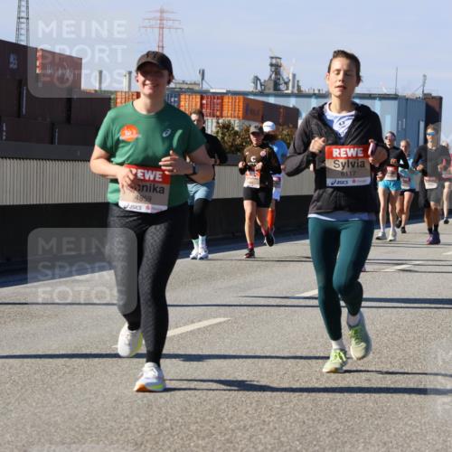03.10.2025 - Köhlbrandbrückenlauf Strokosch-Dieckow http://msf.ph/oto/9163400 03.10.2025 13:02:22 Position 3 4859, 6117 meine-sportfotos.de