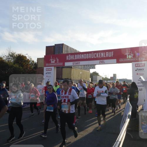 03.10.2025 - Köhlbrandbrückenlauf Matties Gatica Varas http://msf.ph/oto/9163410 03.10.2025 09:02:25 Ziel  meine-sportfotos.de