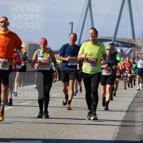 03.10.2025 - Köhlbrandbrückenlauf Strokosch-Dieckow http://msf.ph/oto/9163415 03.10.2025 13:02:33 Position 3 6620, 5657, 4379, 5658 meine-sportfotos.de