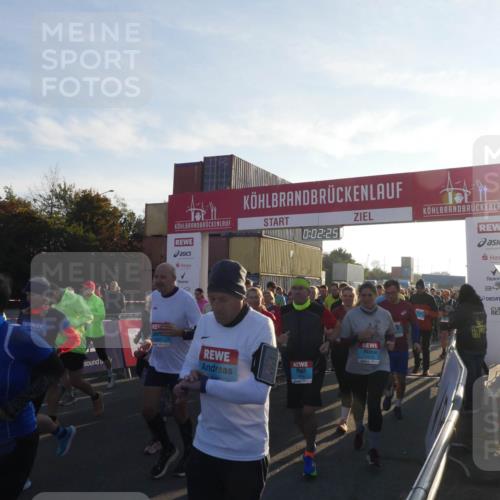 03.10.2025 - Köhlbrandbrückenlauf Matties Gatica Varas http://msf.ph/oto/9163416 03.10.2025 09:02:26 Ziel  meine-sportfotos.de