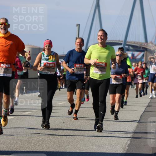 03.10.2025 - Köhlbrandbrückenlauf Strokosch-Dieckow http://msf.ph/oto/9163418 03.10.2025 13:02:33 Position 3 56, 6620, 5657, 4379, 5658 meine-sportfotos.de