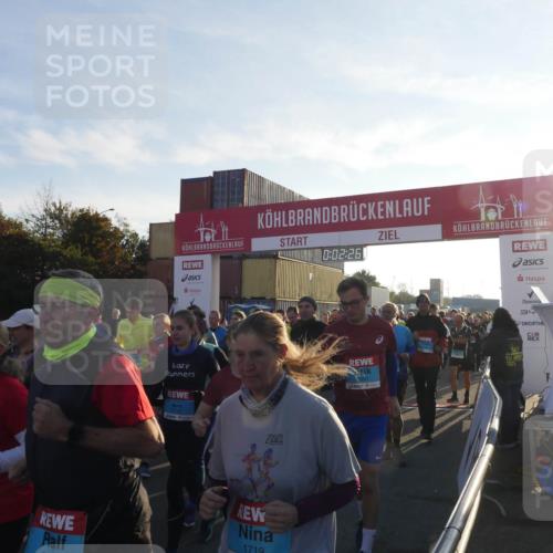 03.10.2025 - Köhlbrandbrückenlauf Matties Gatica Varas http://msf.ph/oto/9163421 03.10.2025 09:02:28 Ziel  meine-sportfotos.de