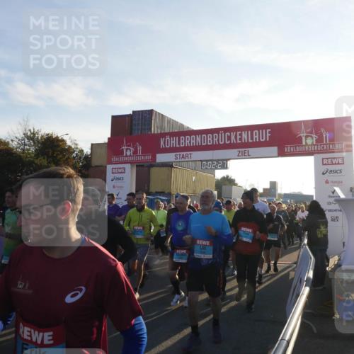 03.10.2025 - Köhlbrandbrückenlauf Matties Gatica Varas http://msf.ph/oto/9163425 03.10.2025 09:02:29 Ziel  meine-sportfotos.de