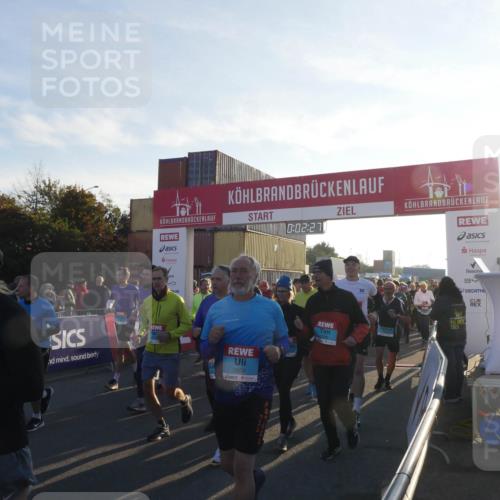 03.10.2025 - Köhlbrandbrückenlauf Matties Gatica Varas http://msf.ph/oto/9163426 03.10.2025 09:02:29 Ziel  meine-sportfotos.de