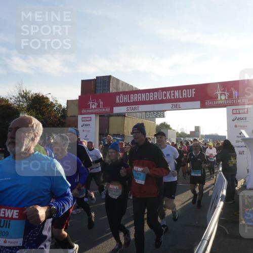 03.10.2025 - Köhlbrandbrückenlauf Matties Gatica Varas http://msf.ph/oto/9163428 03.10.2025 09:02:30 Ziel  meine-sportfotos.de